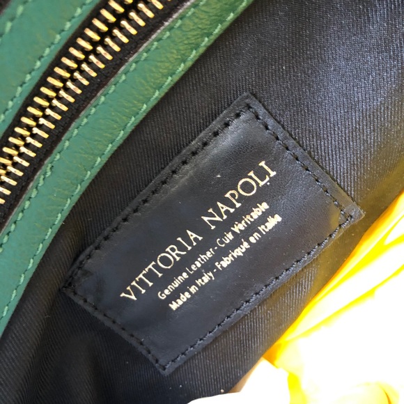 Vittoria Napoli green bag ๐ - Picture 2 of 3